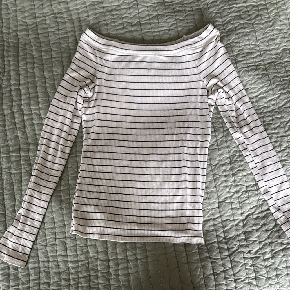 LOFT Black and White Fitted Long Sleeve Blouse